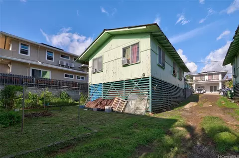 911 Luka St, Honolulu, HI 96817
