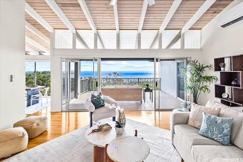 1460 Kamole St, Honolulu, HI 96821