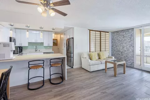 225 Kaiulani Ave #PH1, Honolulu, HI 96815