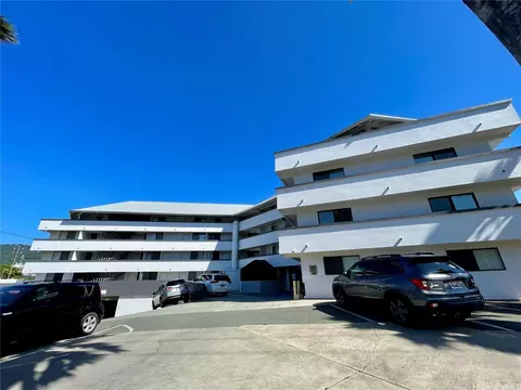 2860 Waialae Ave #218, Honolulu, HI 96826