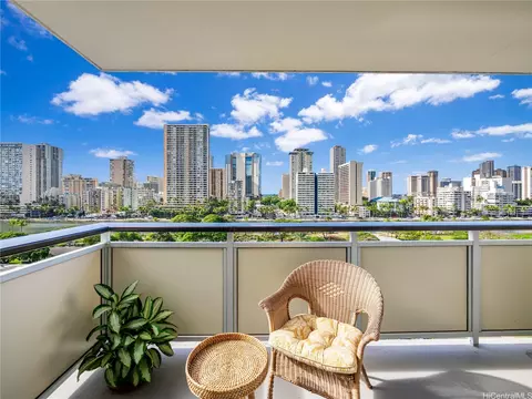 509 University Ave #1003, Honolulu, HI 96826