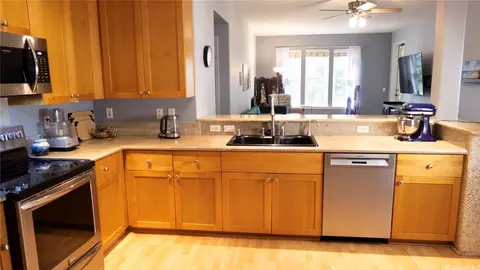 520 Lunalilo Home Rd #7107, Honolulu, HI 96825