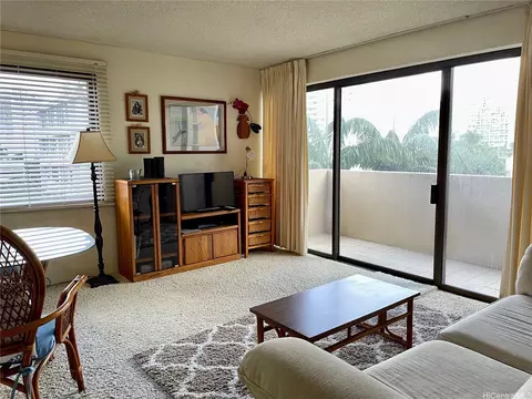 2140 Kuhio Ave #509, Honolulu, HI 96815