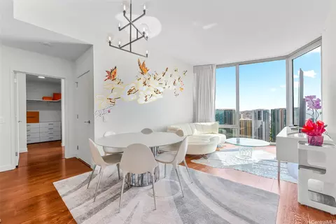 1001 Queen St #PH3908, Honolulu, HI 96814