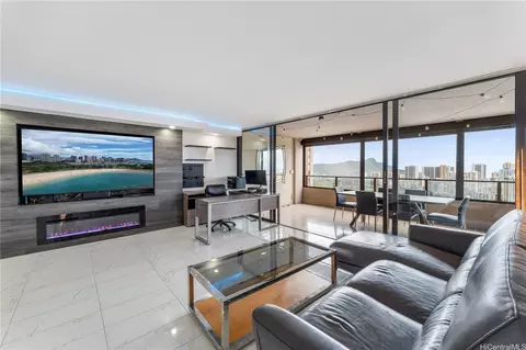 581 Kamoku St #3704, Honolulu, HI 96826