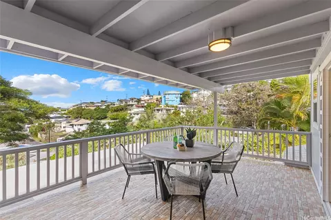 3015 Alencastre Pl, Honolulu, HI 96816