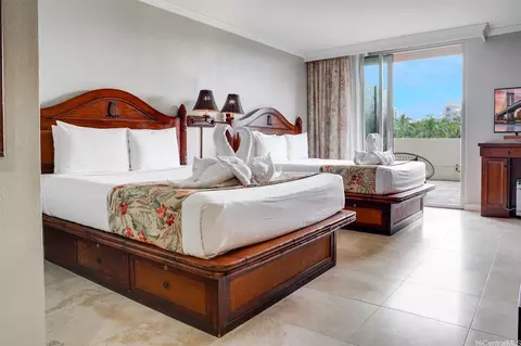 2045 Kalakaua Ave #114, Honolulu, HI 96815