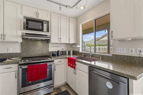 87-446 Kulahanai St, Waianae, HI 96792