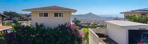 1925 St Louis Dr, Honolulu, HI 96816