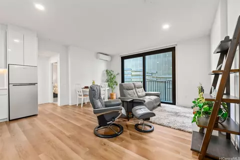 987 Queen St #512, Honolulu, HI 96814