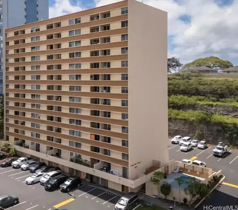 801 Ala Nioi Pl #206, Honolulu, HI 96818