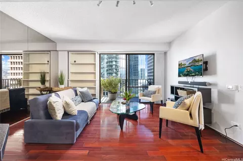 225 Queen St #12G, Honolulu, HI 96813