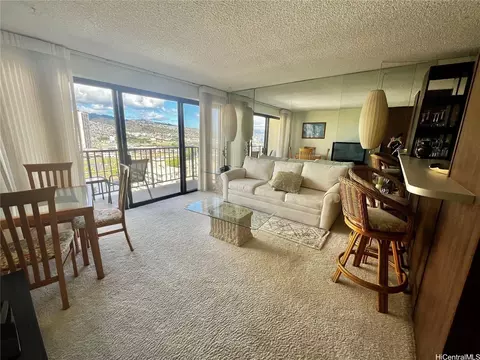2140 Kuhio Ave #1912, Honolulu, HI 96815