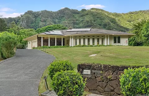 4014 Poli Hiwa Pl, Honolulu, HI 96817