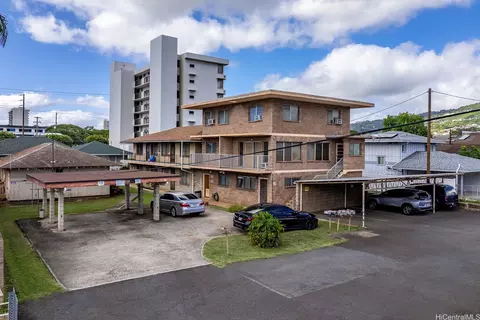 906 Hausten St, Honolulu, HI 96826