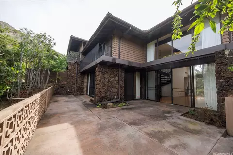 3051 La Pietra Cir #37, Honolulu, HI 96815