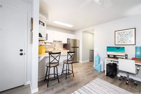 1432 Keeaumoku St #303, Honolulu, HI 96822