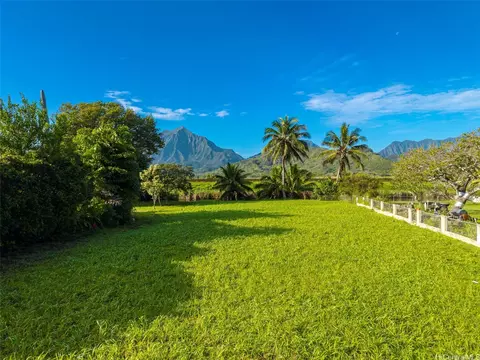 221 Kihapai St #1, Kailua, HI 96734