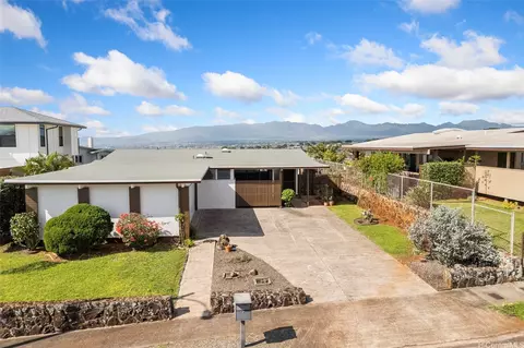 1820 Hookoe St, Pearl City, HI 96782