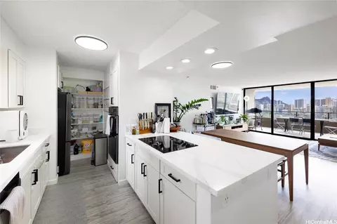 581 Kamoku St #2302, Honolulu, HI 96826