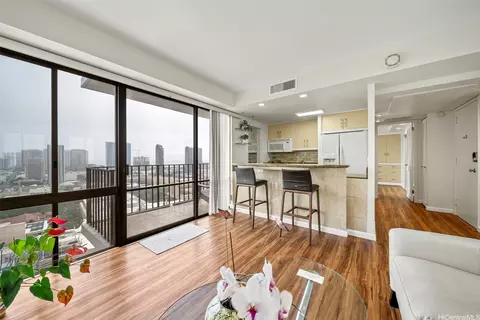 225 Queen St #26D, Honolulu, HI 96813