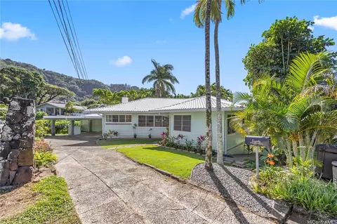 19 Hinalo Pl, Honolulu, HI 96817