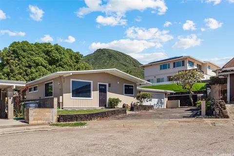 427 Kekupua St, Honolulu, HI 96825