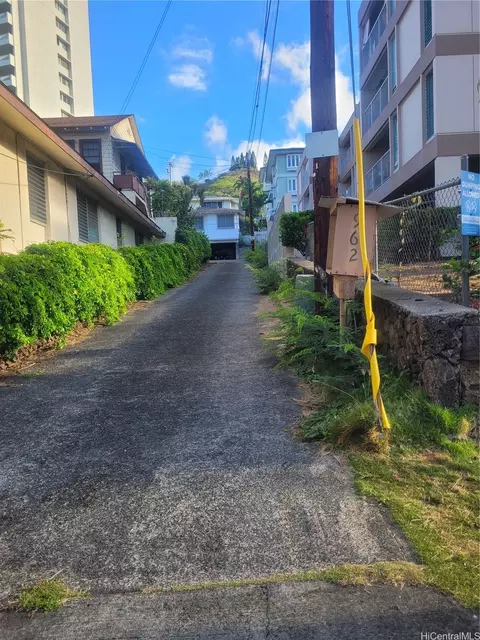 962 Spencer St, Honolulu, HI 96822