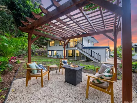 98-285 Hale Momi Pl, Aiea, HI 96701