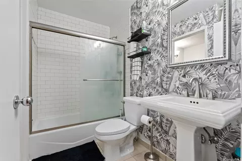 468 Mananai Pl #11W, Honolulu, HI 96818