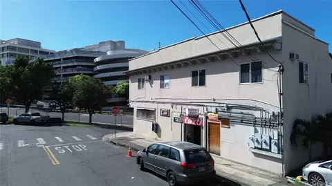 1402 Lusitana St, Honolulu, HI 96813