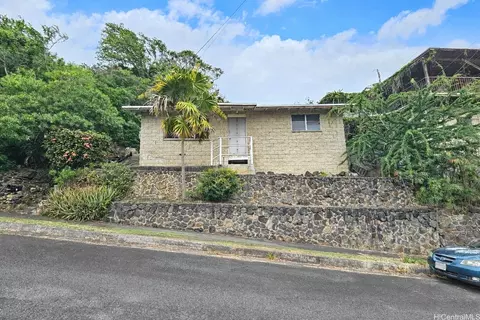 726 Iaukea St, Honolulu, HI 96813