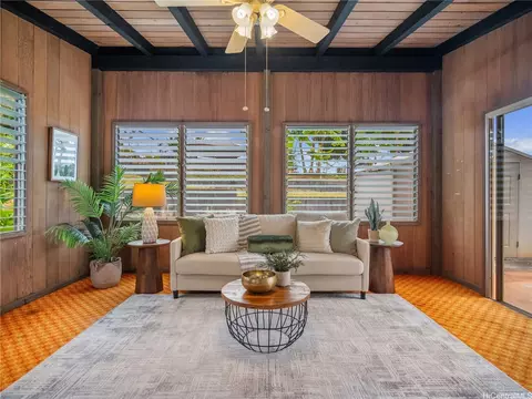 2241 Aupaka St, Pearl City, HI 96782
