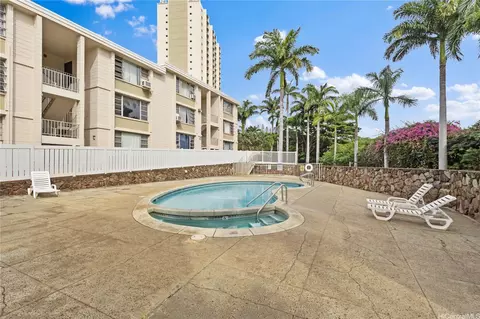 98-1040 Moanalua Rd #1-201, Aiea, HI 96701