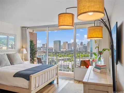 364 Seaside Ave #2110, Honolulu, HI 96815