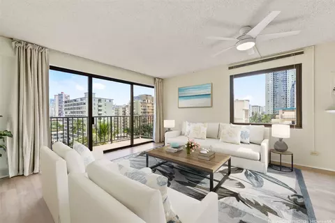 2140 Kuhio Ave #801, Honolulu, HI 96815