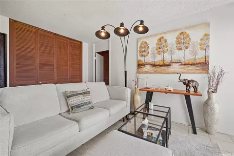818 S King St #1007, Honolulu, HI 96813
