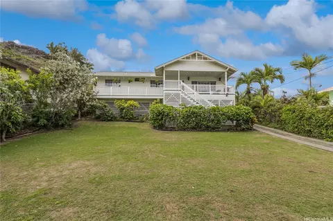 925 Aalapapa Dr, Kailua, HI 96734