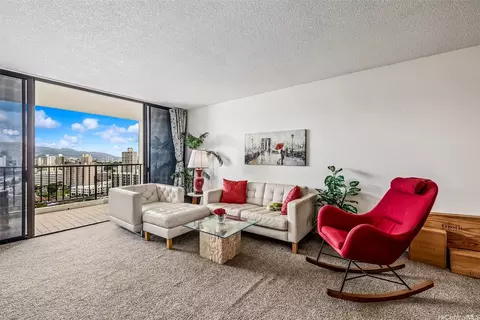 990 Ala Nanala St #17B, Honolulu, HI 96818