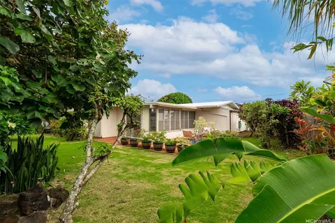 554 Ulukanu St, Kailua, HI 96734