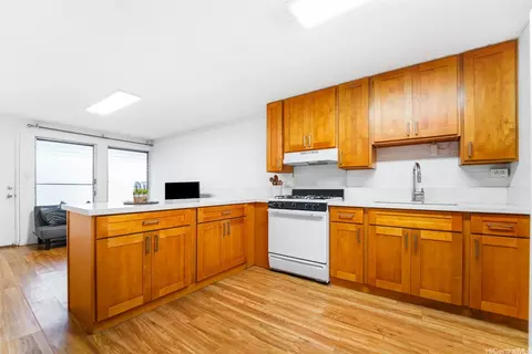 2501 Coyne St #102, Honolulu, HI 96826