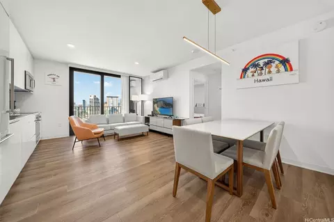 987 Queen St #2303, Honolulu, HI 96814