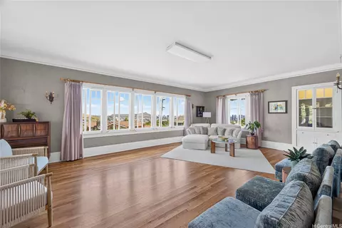 2618 Ferdinand Ave, Honolulu, HI 96822