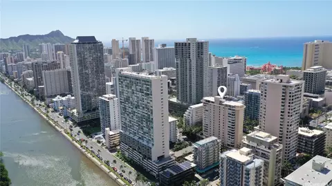 2215 Aloha Dr #DH702, Honolulu, HI 96815