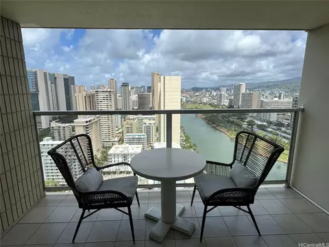 445 Seaside Ave #3206, Honolulu, HI 96815