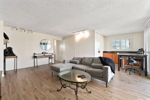 1111 Wilder Ave #PHA, Honolulu, HI 96822