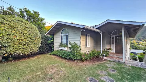 2427 Jasmine St, Honolulu, HI 96816