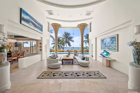 7017 Kalanianaole Hwy, Honolulu, HI 96825