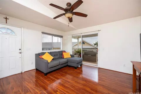 94-510 Lumiaina St #J202, Waipahu, HI 96797