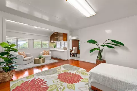 1029 Mamalu Pl, Honolulu, HI 96817